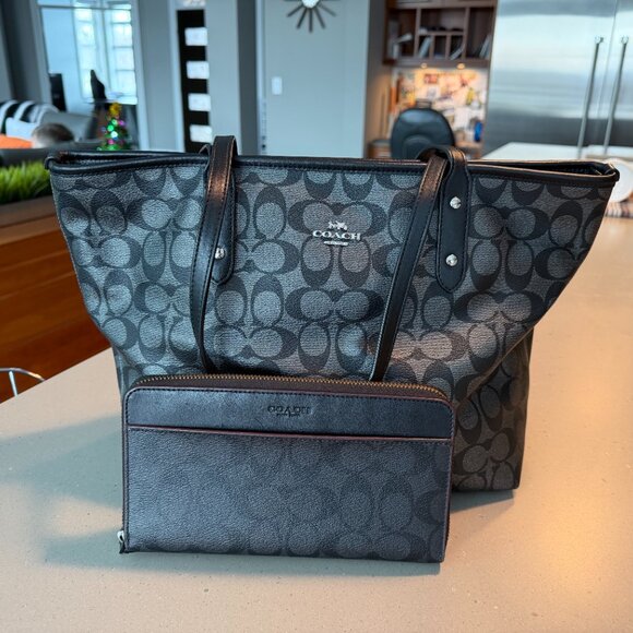 COACH large zip around wallet 8.5x4.5 Signature canvas - Picture 5 of 5